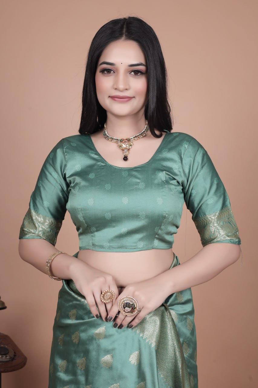 Elegant Banarasi Silk Saree with Golden Zari Weaving