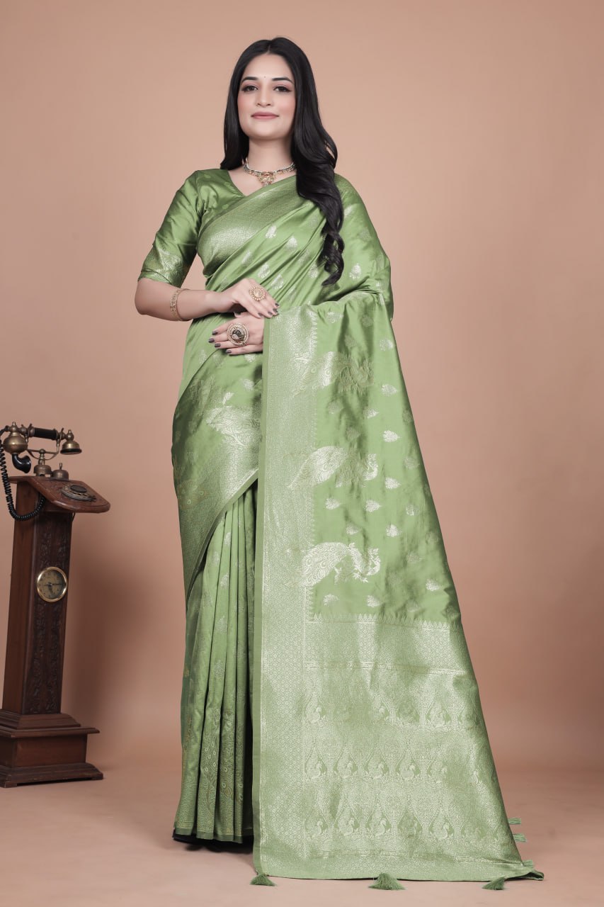 Elegant Banarasi Silk Saree with Golden Zari Weaving